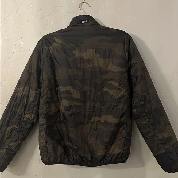 PINK Victoria's Secret Camouflage Puffer Jacket, Large - Picture 4 of 5